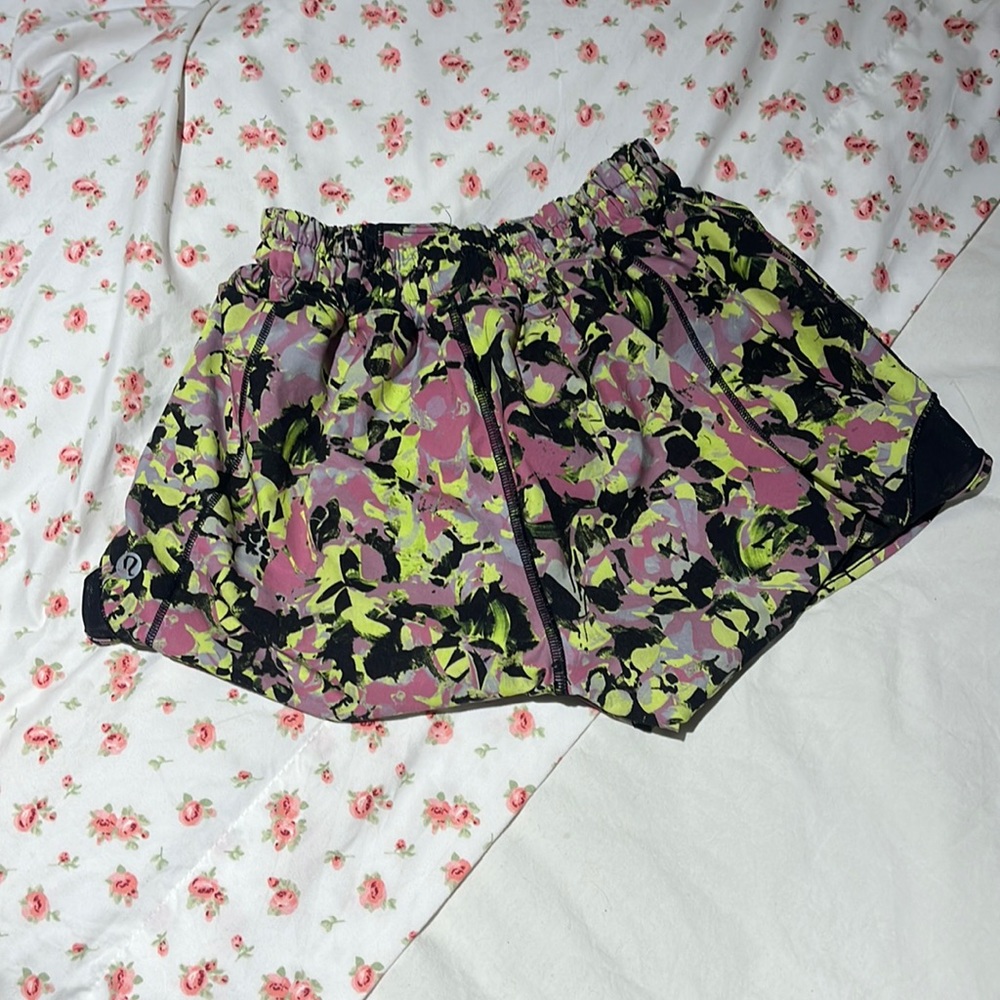 lululemon hotty hot shorts